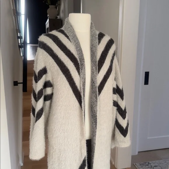 ANTHROPOLOGIE JOAN VASS Cozy White and Black Striped Open Front Long Cardigan S - Picture 2 of 4